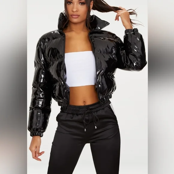 PRETTYLITTLETHING Black Cropped Vinyl Puffer Jacket - Picture 2 of 3